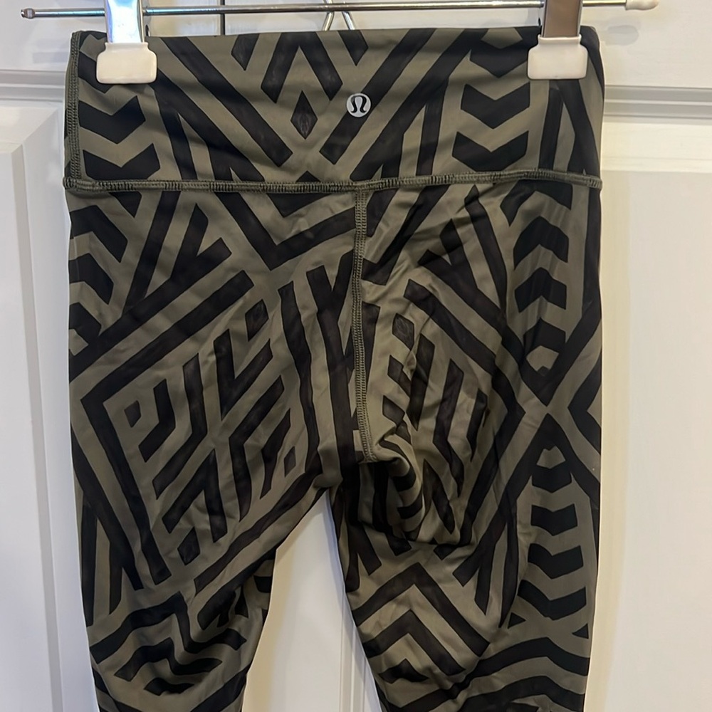 Lululemon Capris Leggings